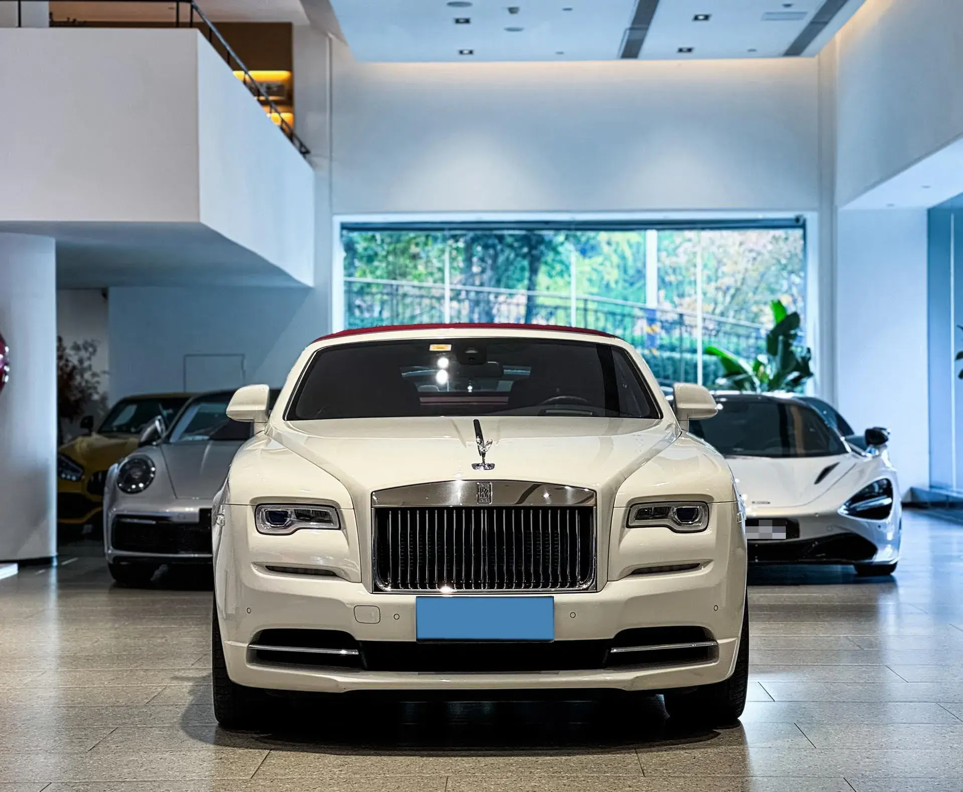 2018 ROLLS-ROYCE DAWN thumbnail 2