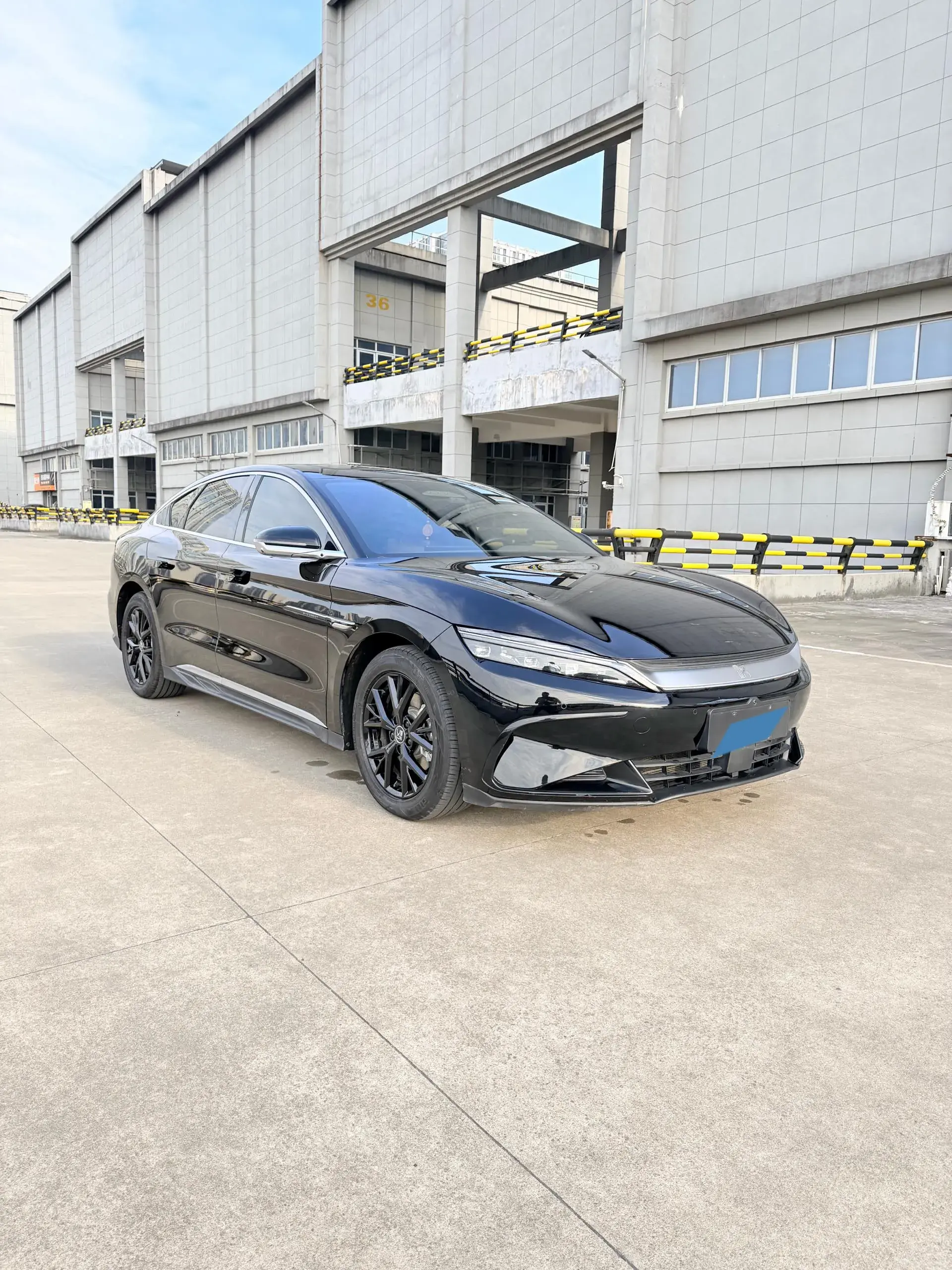 2025 BYD HAN thumbnail 3