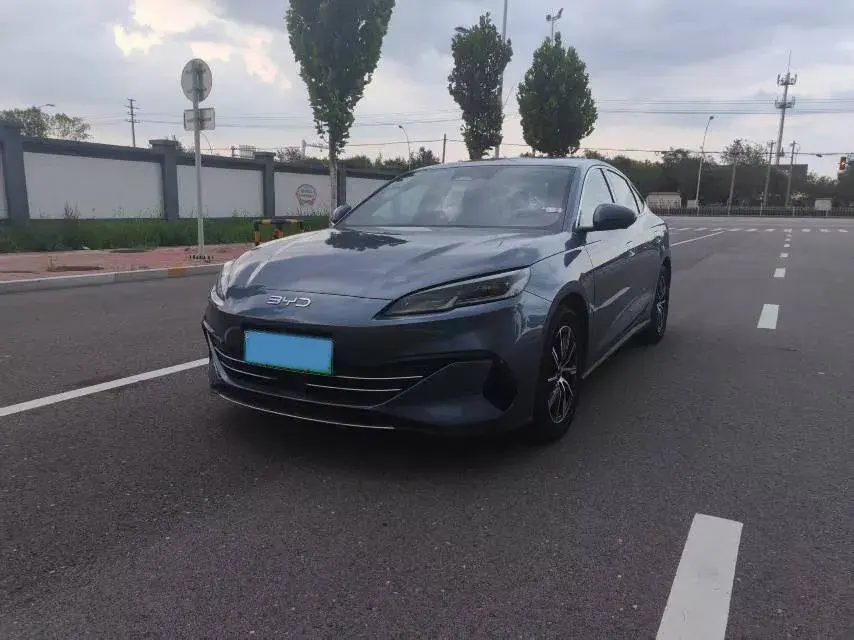 2024 BYD SEAL view 1