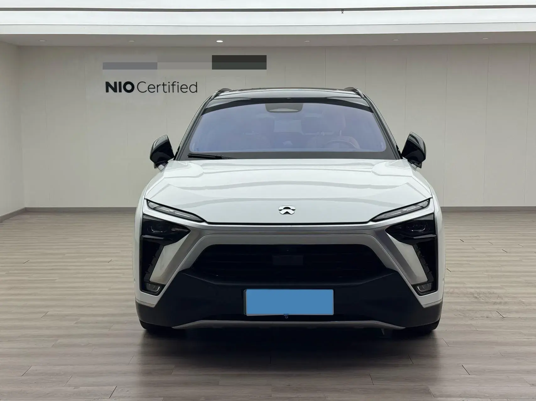 2020 NIO ES8 thumbnail 3