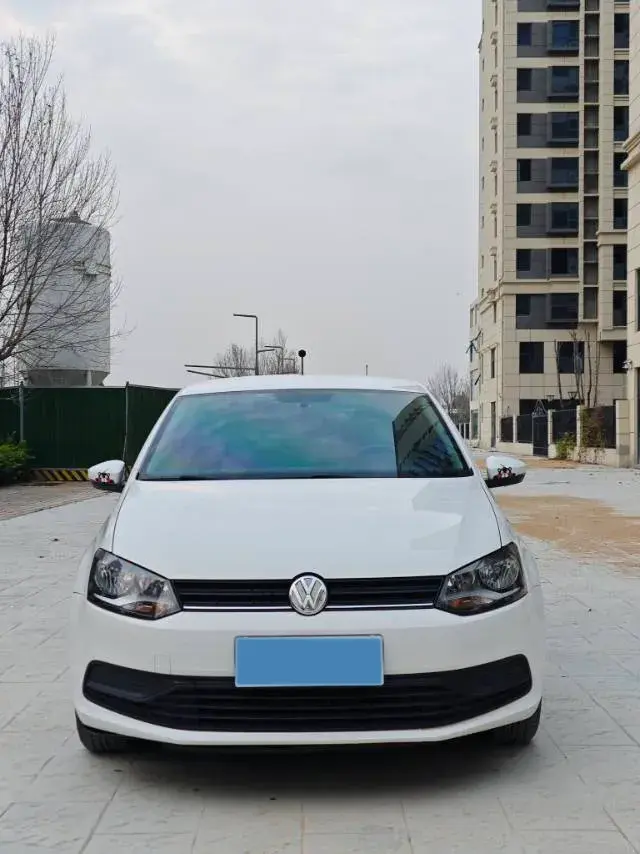 2016 VOLKSWAGEN POLO thumbnail 2