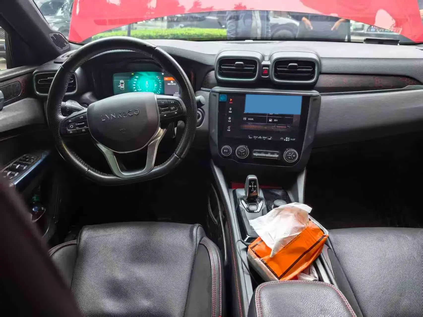 2018 LYNK&CO 03 thumbnail 3