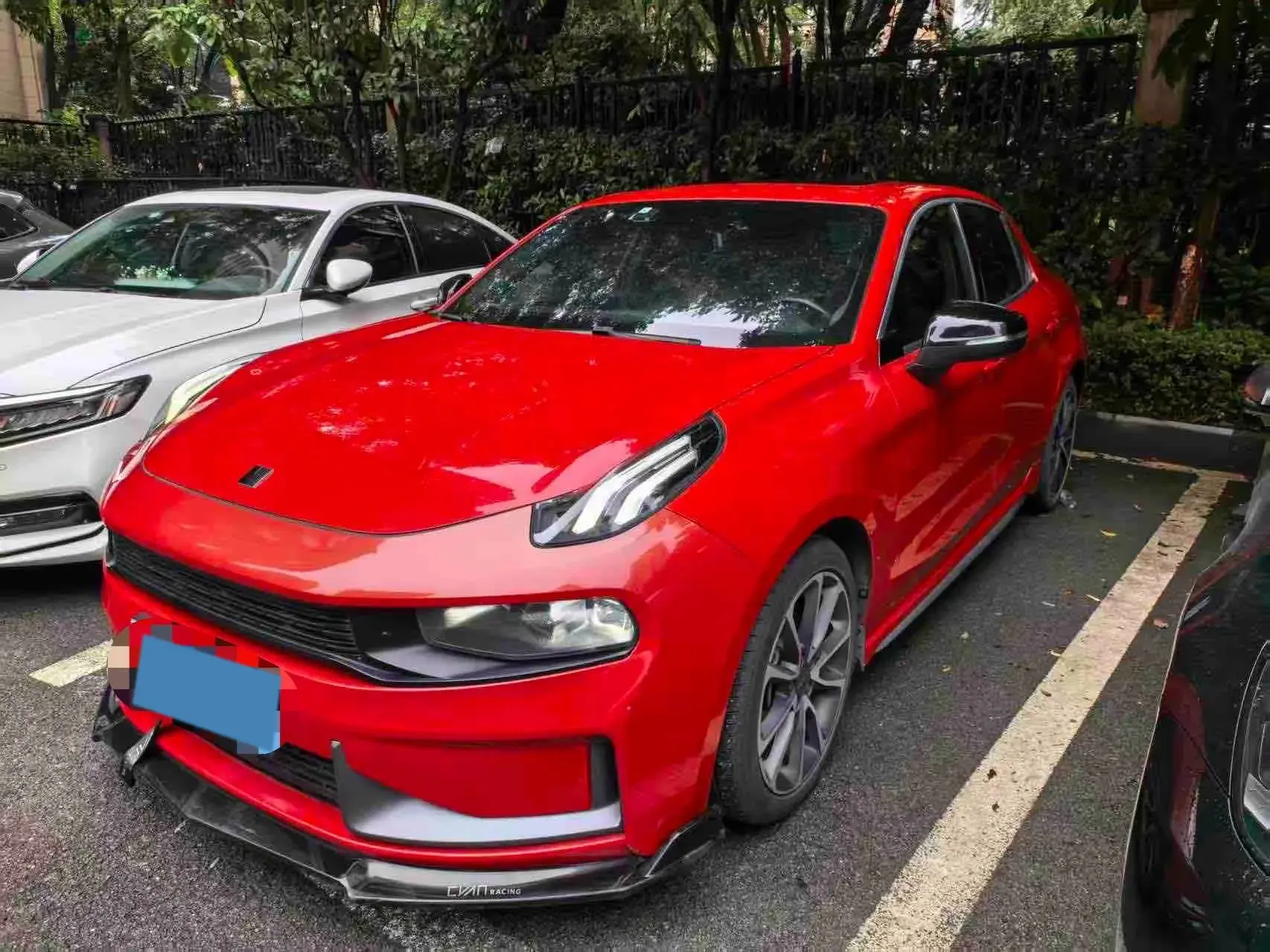 2018 LYNK&CO 03 view 1