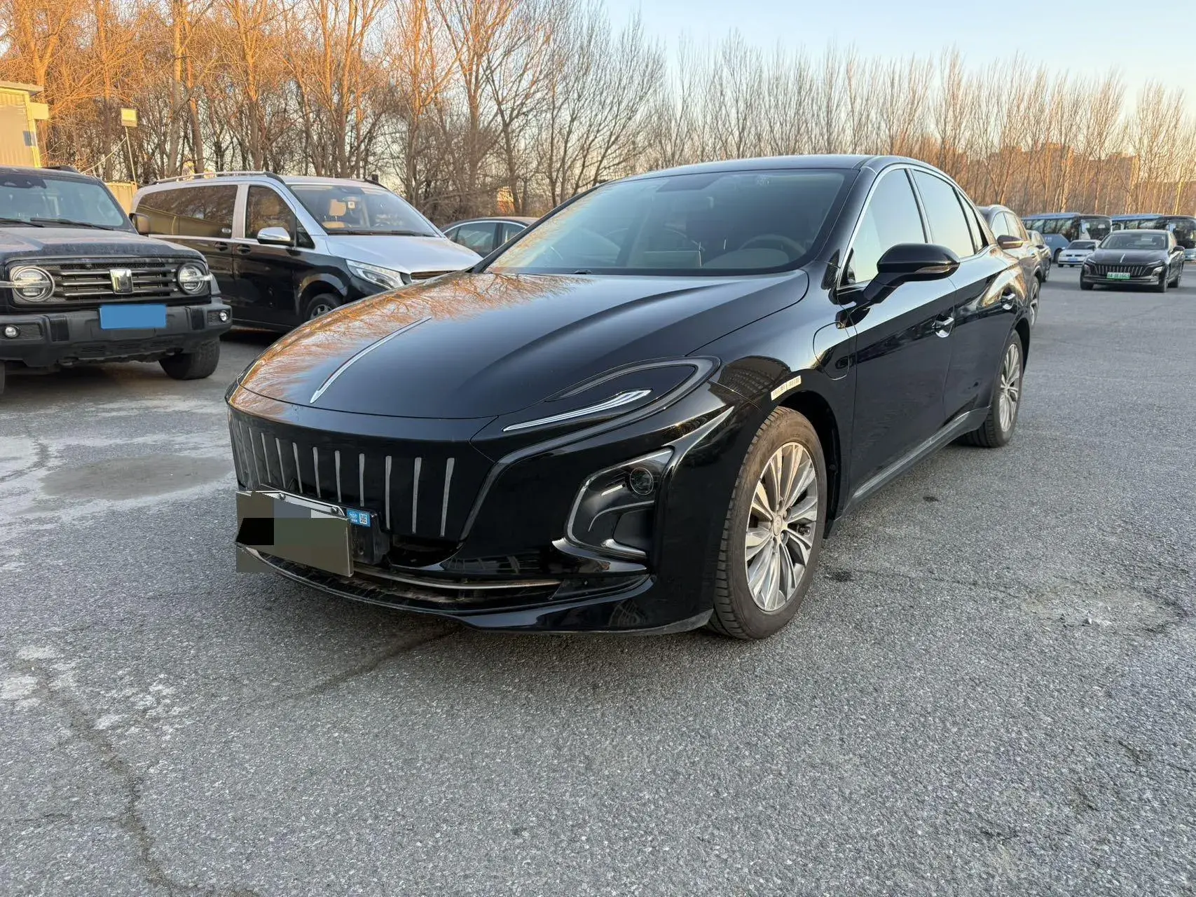 2023 HONGQI E-QM5 view 1