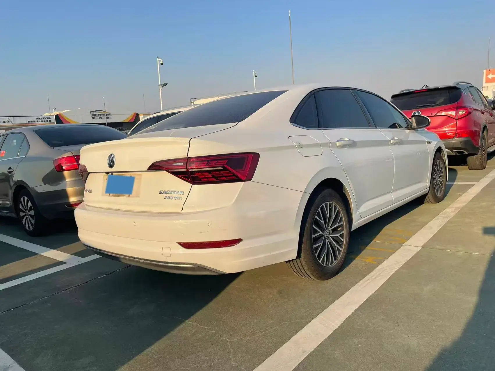 2019 VOLKSWAGEN SAGITAR thumbnail 3