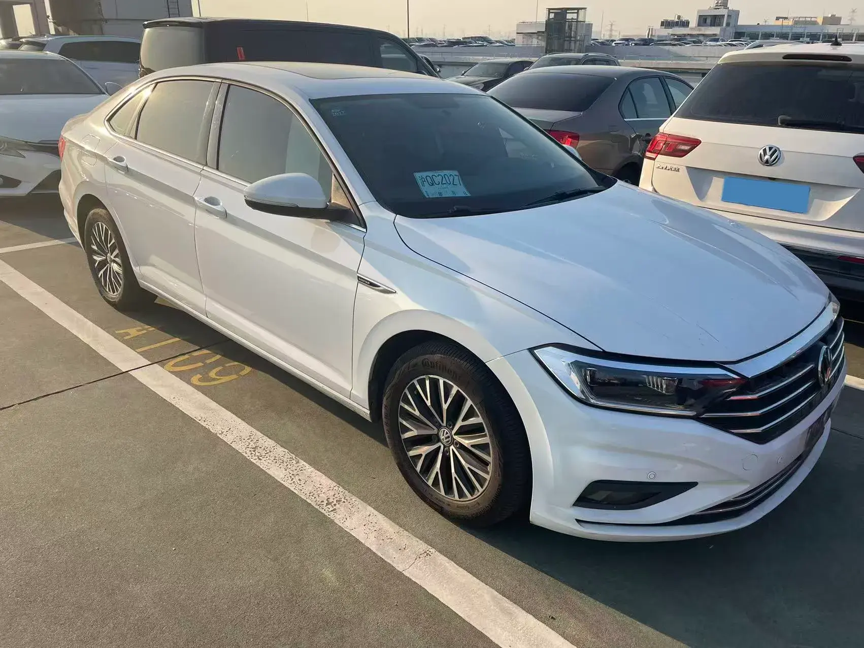 2019 VOLKSWAGEN SAGITAR thumbnail 2