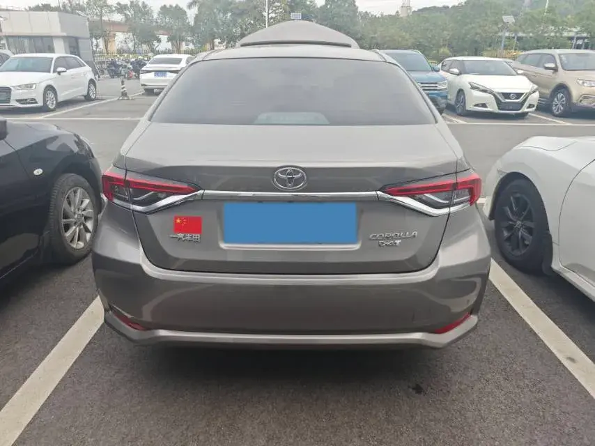 2023 TOYOTA COROLLA thumbnail 3