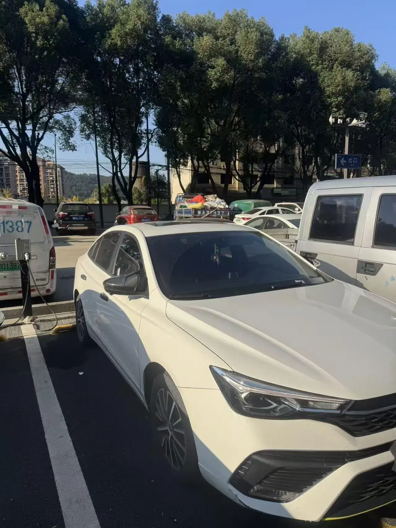 2021 ROEWE I5 thumbnail 4