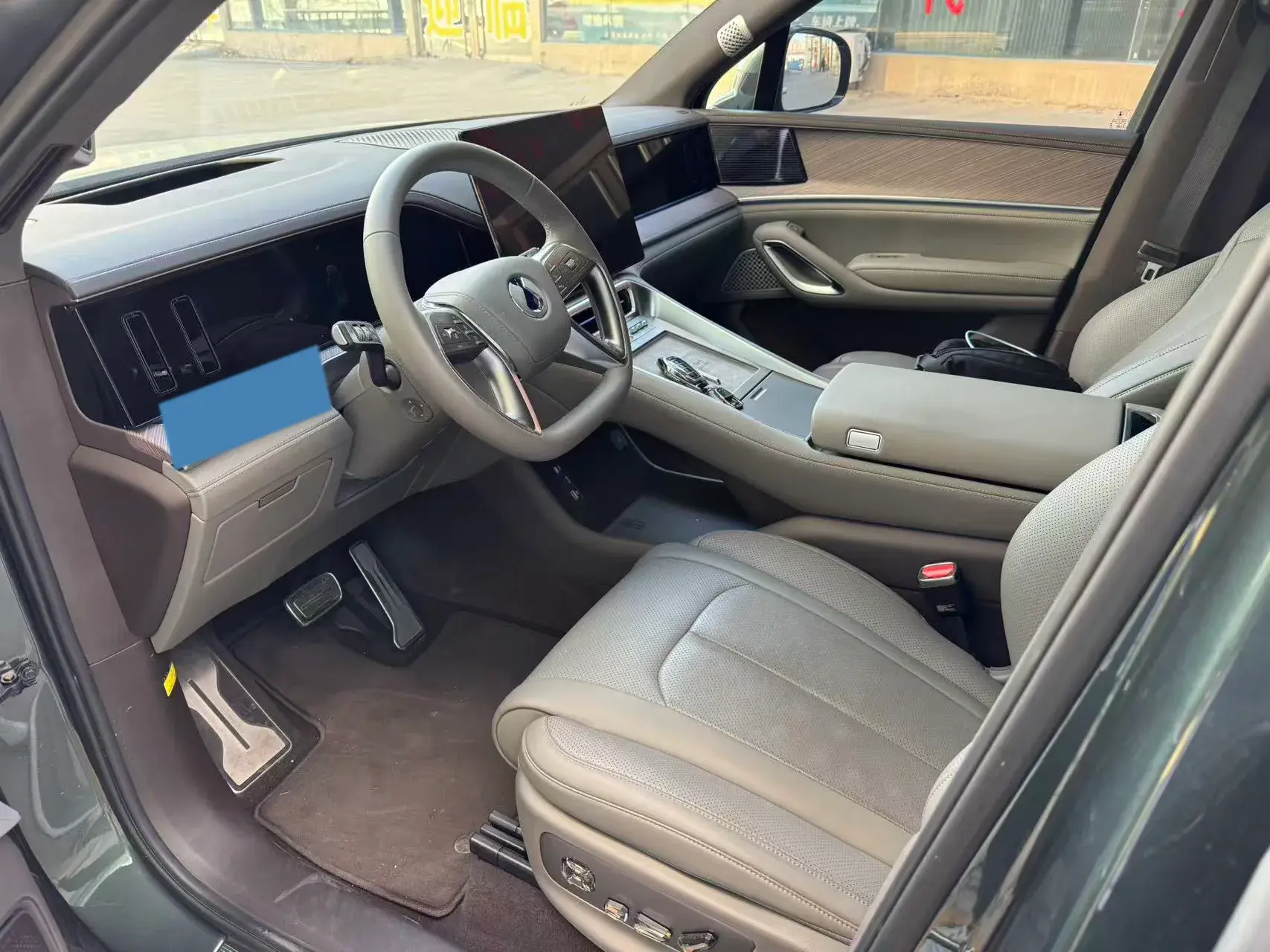 2024 DENZA D9 thumbnail 2