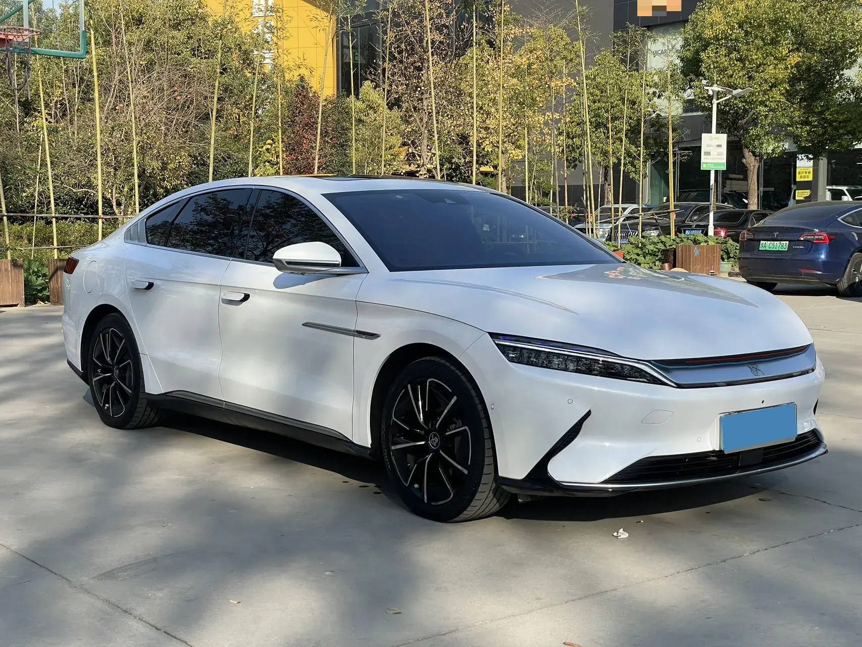 2020 BYD HAN thumbnail 3