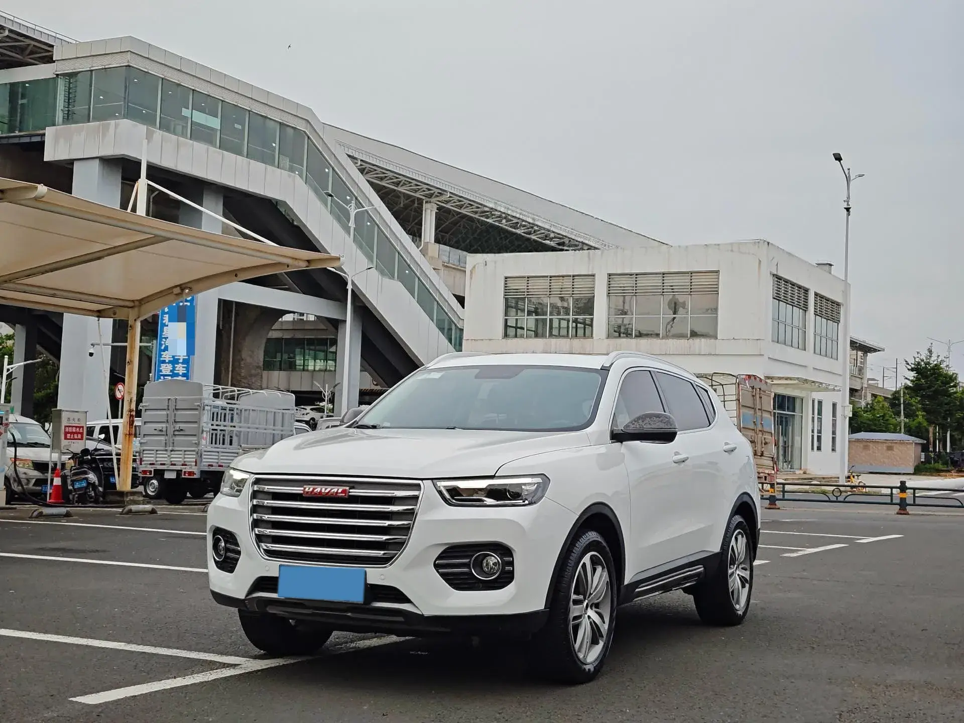 2017 HAVAL H6 view 1