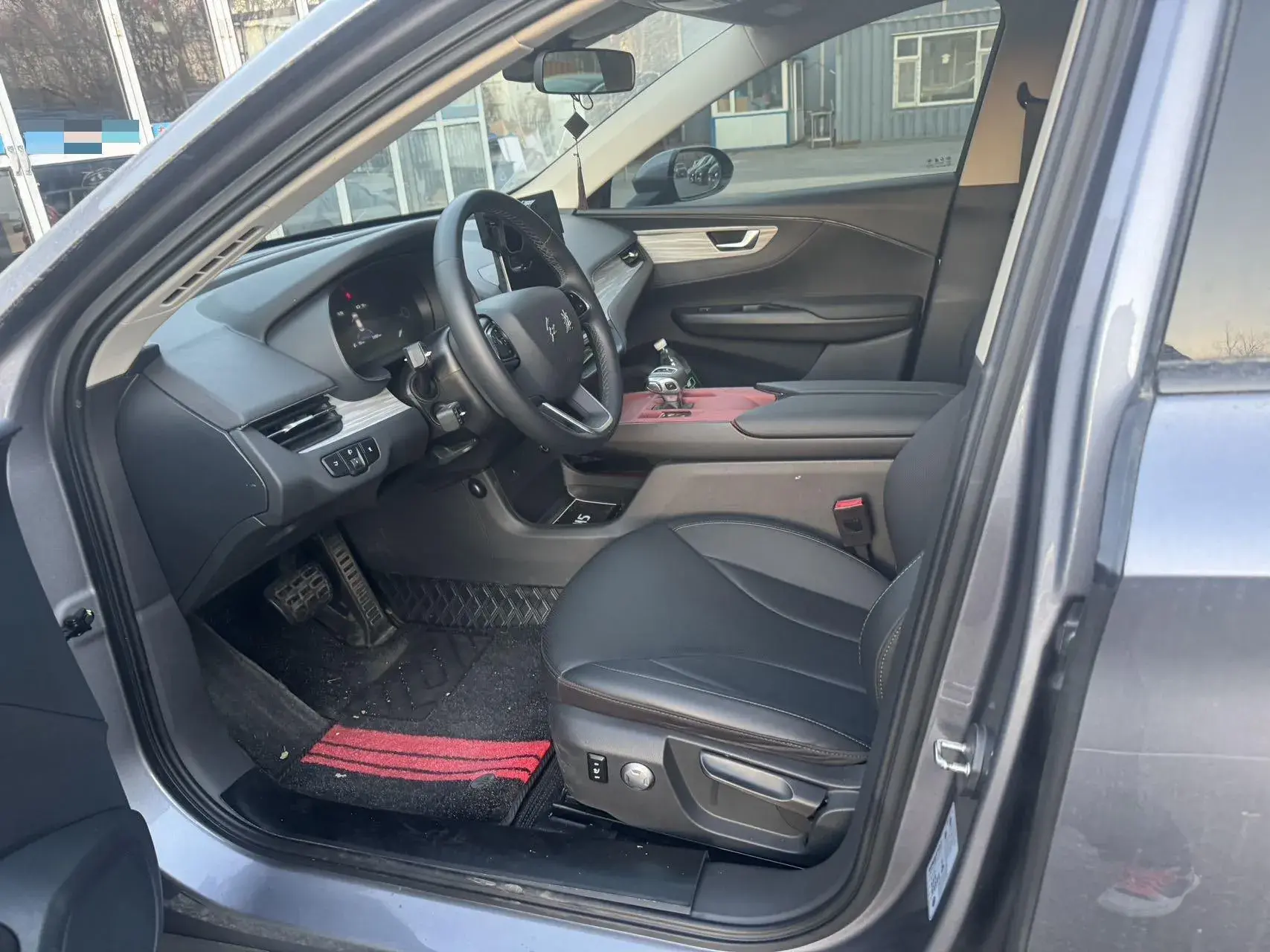 2023 HONGQI E-QM5 thumbnail 4