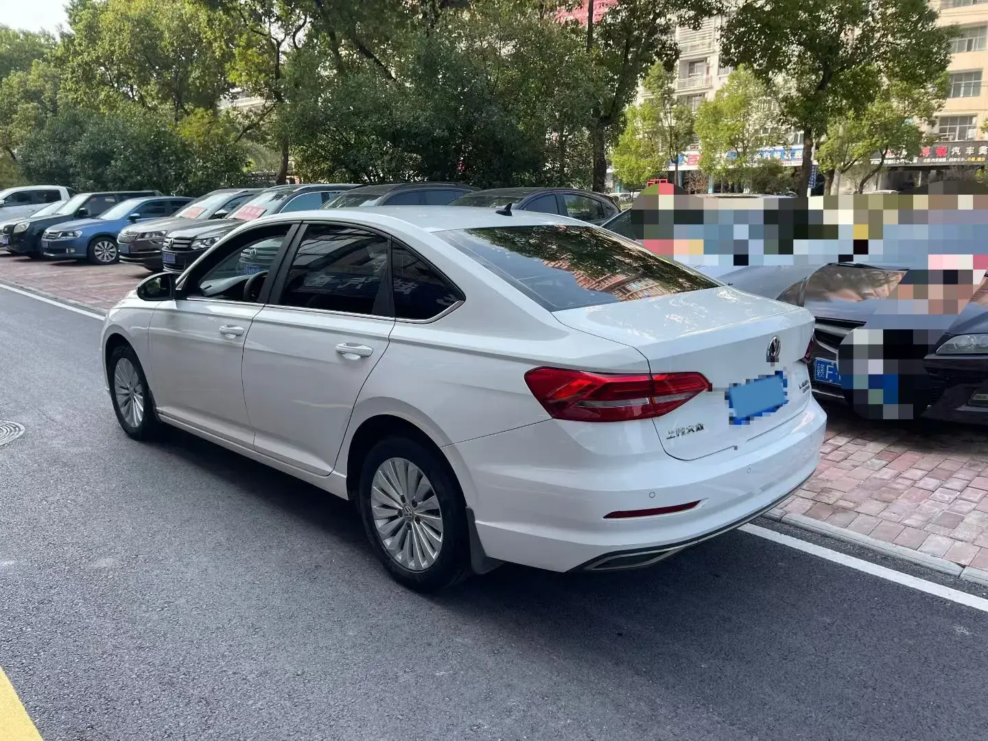 2019 VOLKSWAGEN LAVIDA thumbnail 3