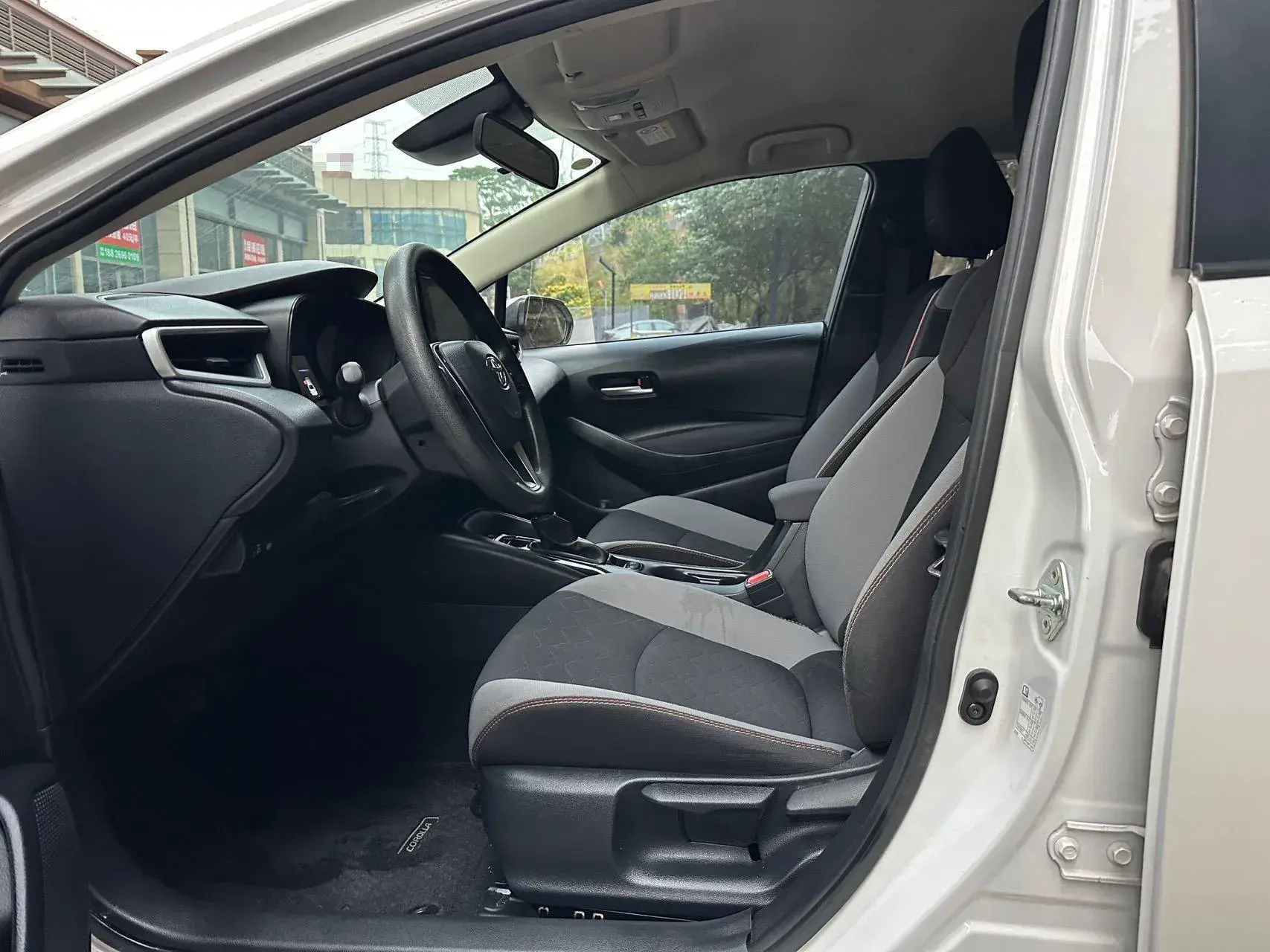 2021 TOYOTA COROLLA thumbnail 4