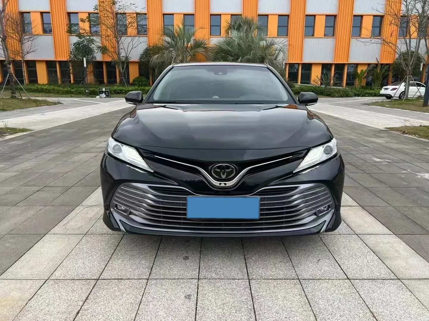 2019 TOYOTA CAMRY thumbnail 2