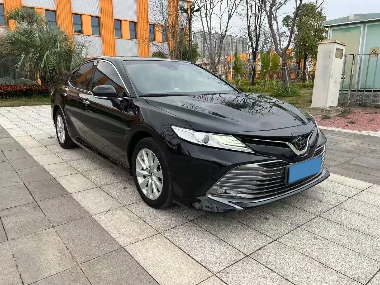 2019 TOYOTA CAMRY thumbnail 3