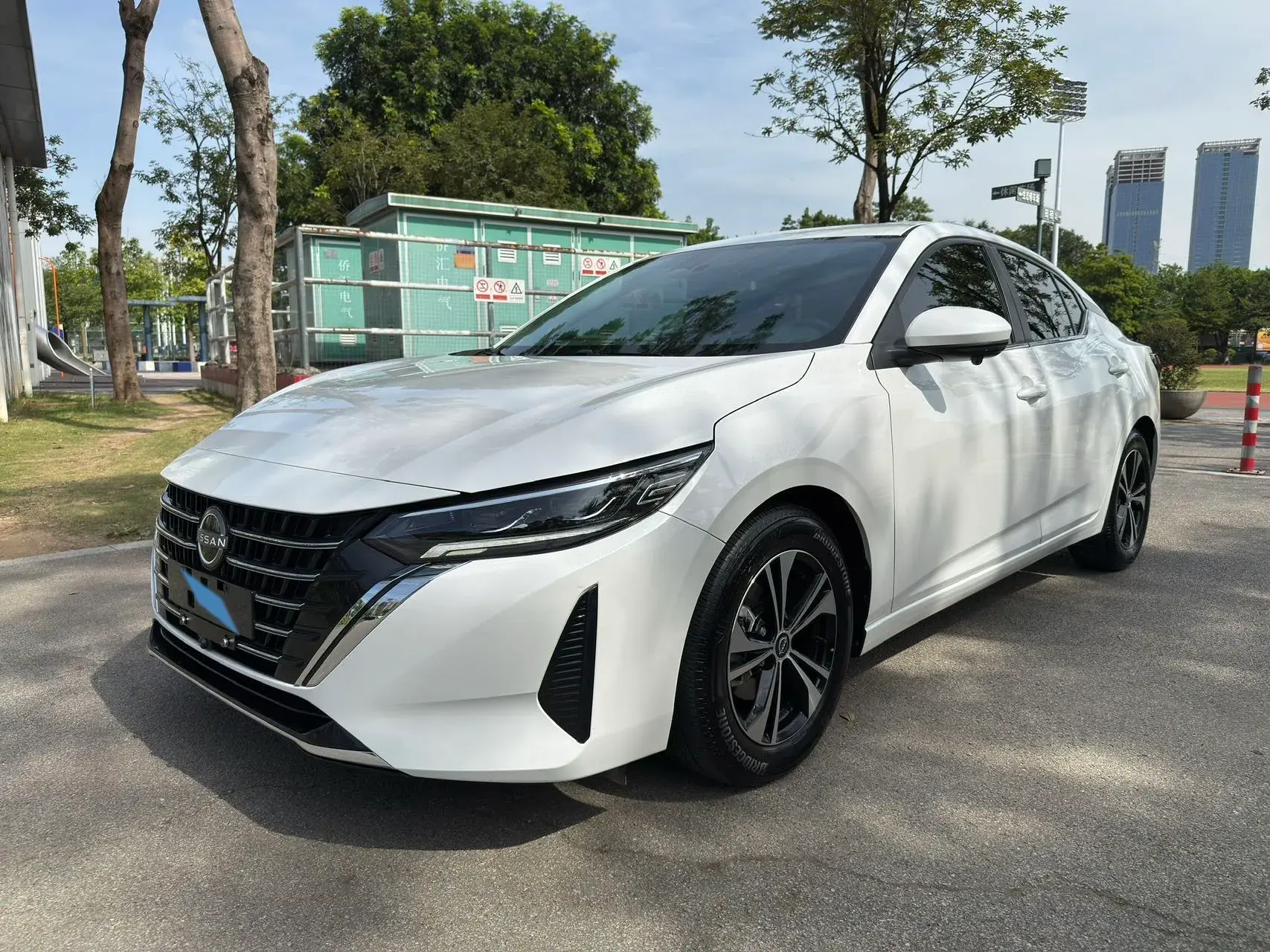 2023 NISSAN SYLPHY view 1