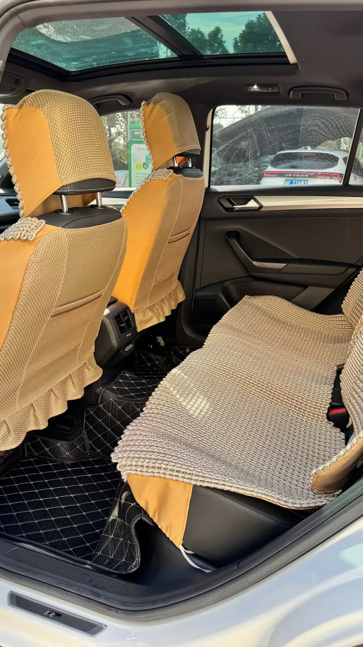 2020 VOLKSWAGEN T-ROC thumbnail 4