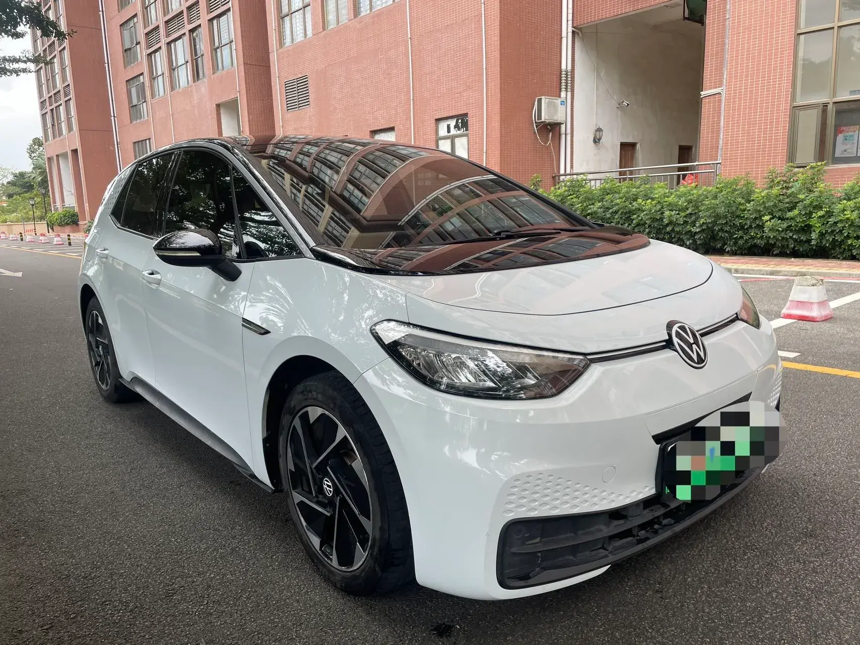 2023 VOLKSWAGEN ID.3 thumbnail 3