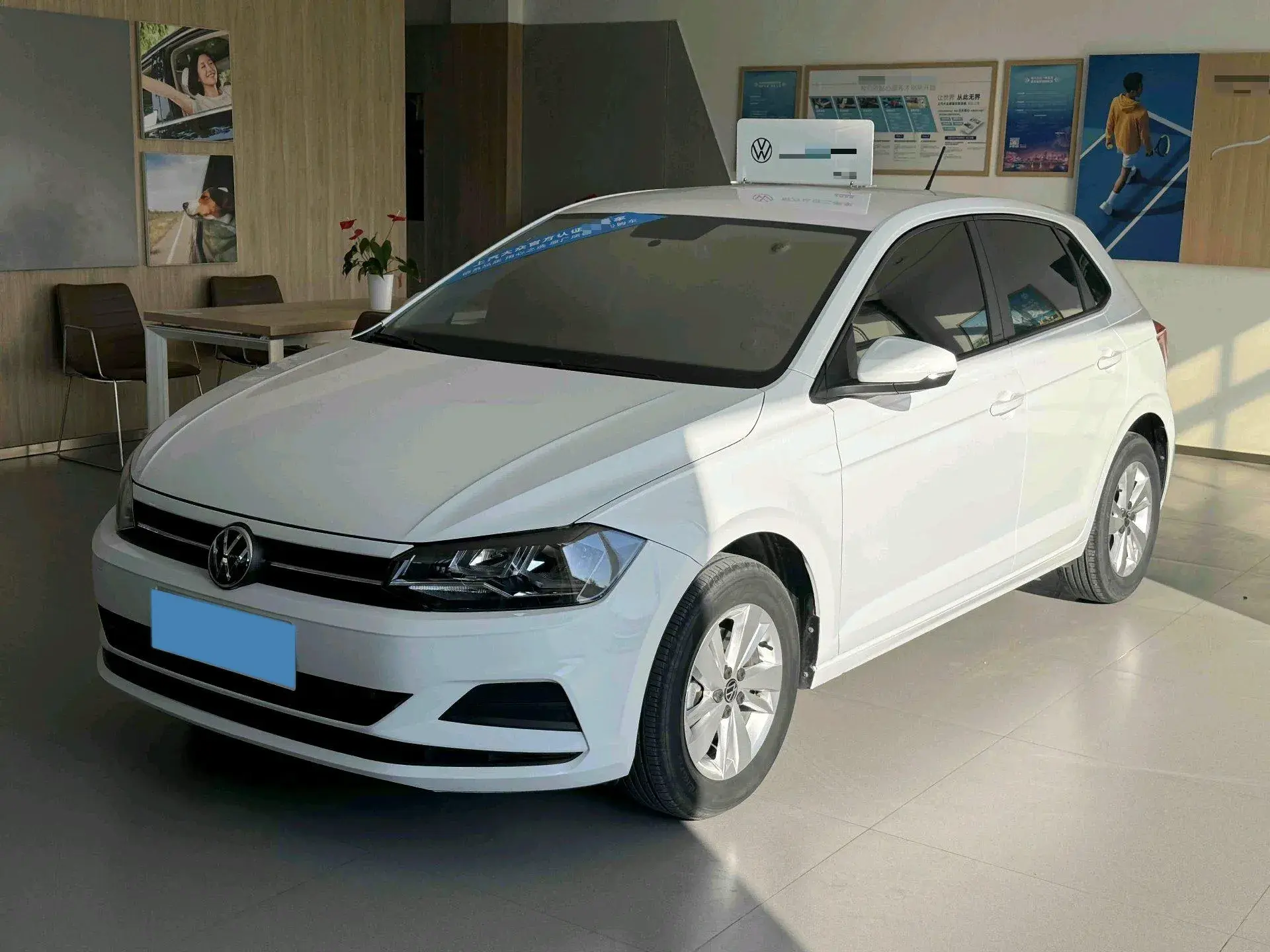 2023 VOLKSWAGEN POLO view 1