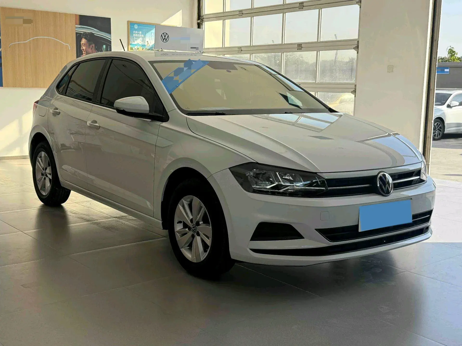2023 VOLKSWAGEN POLO thumbnail 3