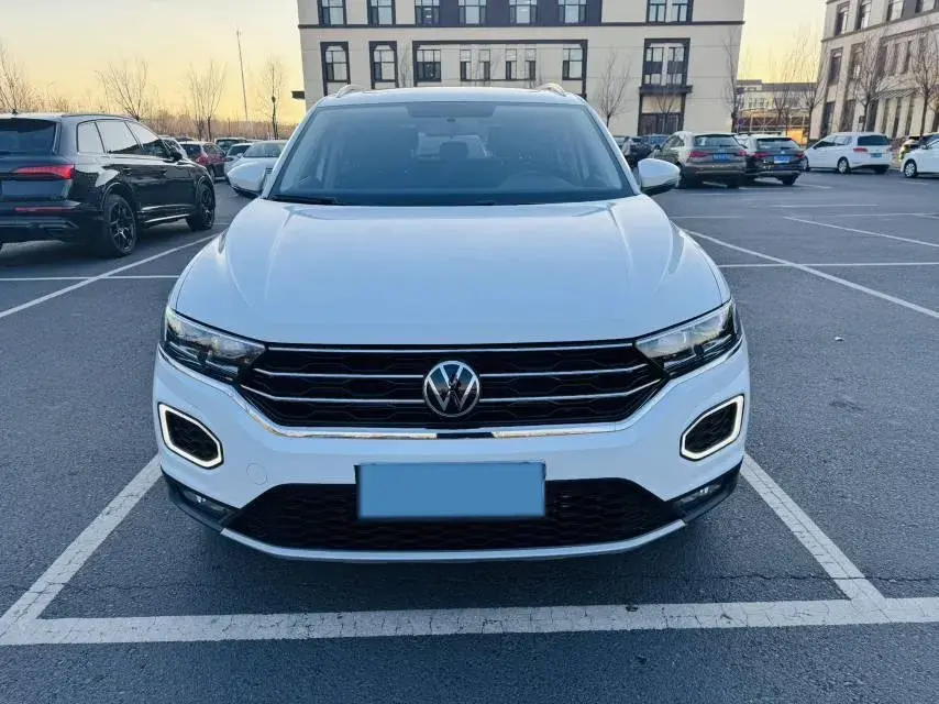 2021 VOLKSWAGEN T-ROC thumbnail 2