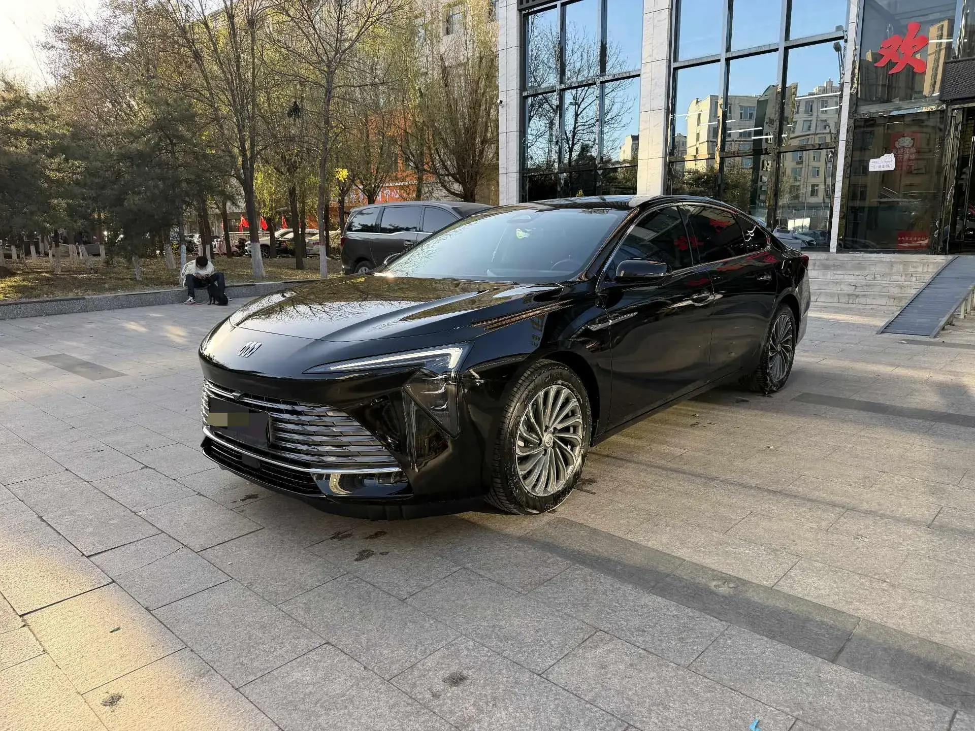 2024 BUICK LARCOSSE view 1