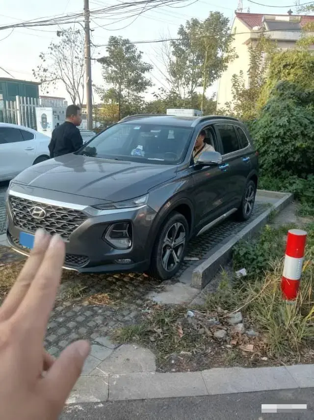 2019 Hyundai Santafe 2.0T 240HP L4 8AT