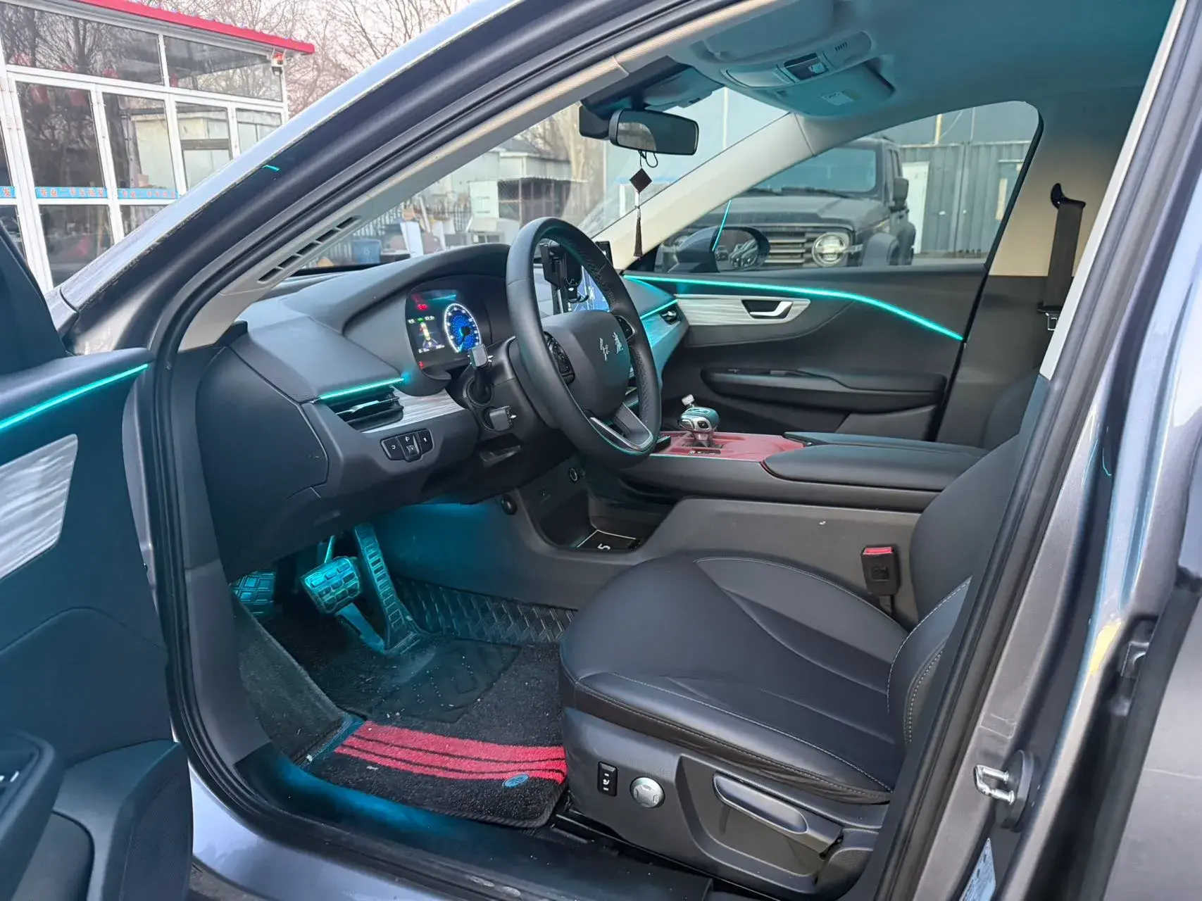 2023 HONGQI E-QM5 thumbnail 4