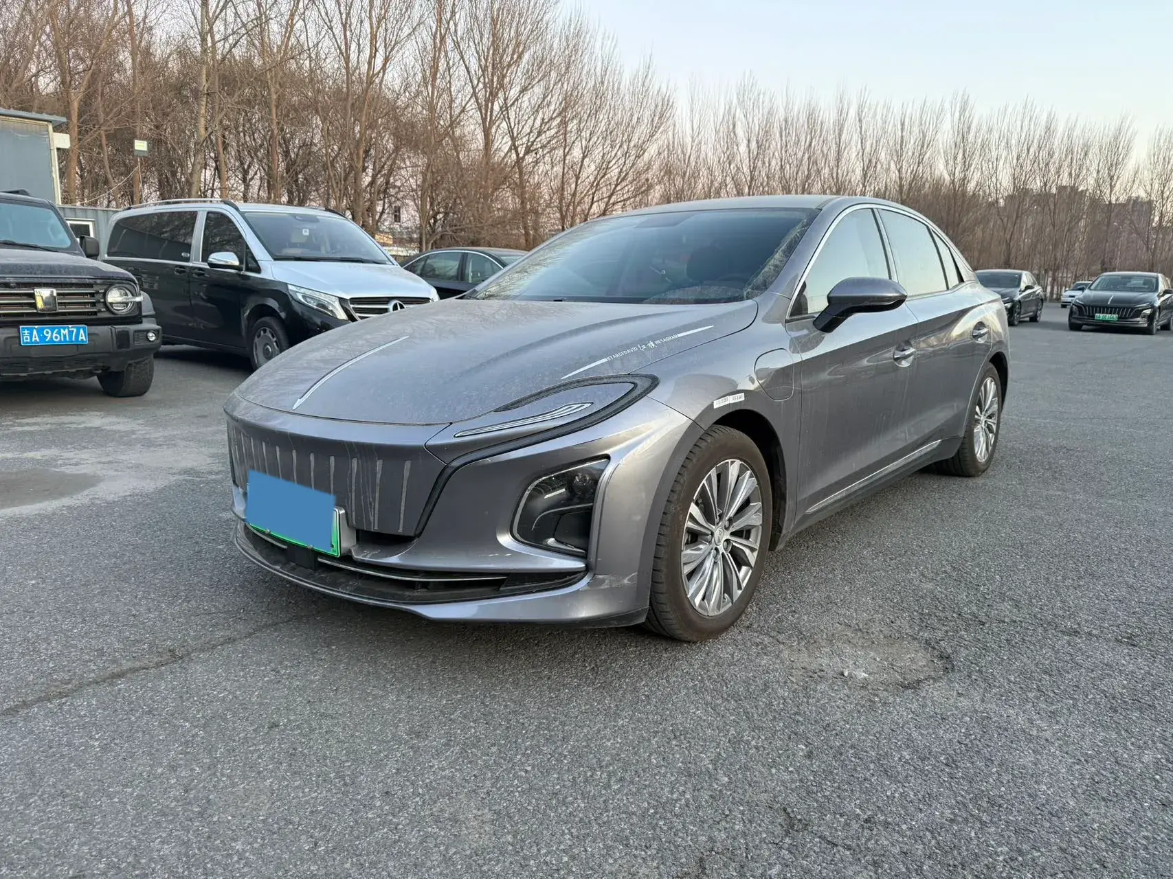2023 HONGQI E-QM5 view 1