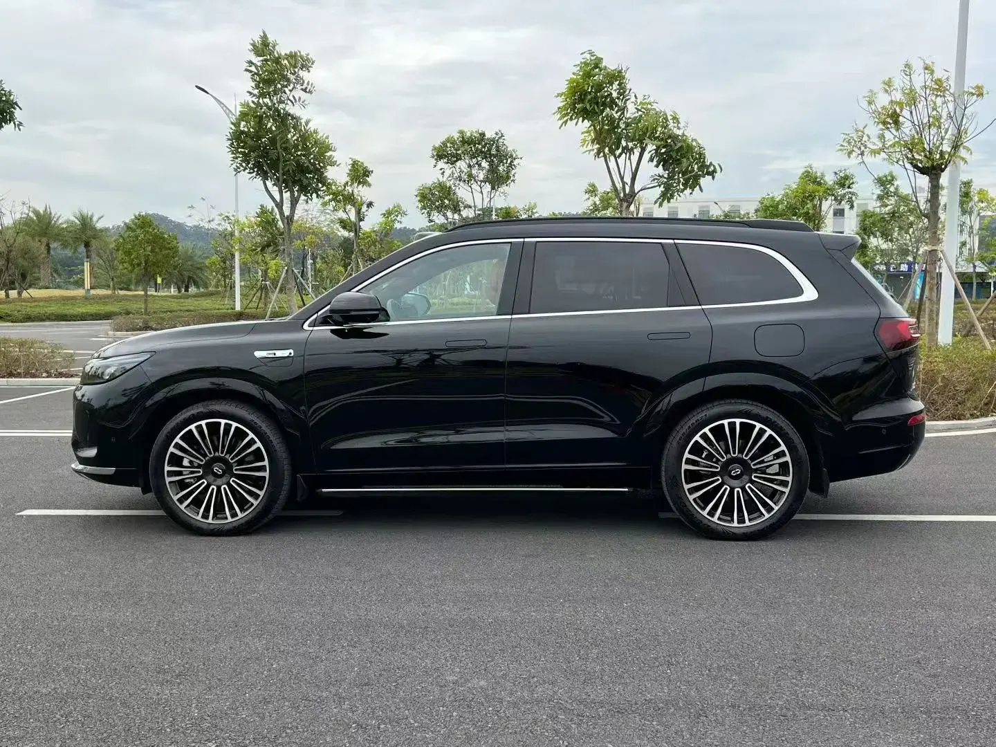 2024 AITO AITO thumbnail 4