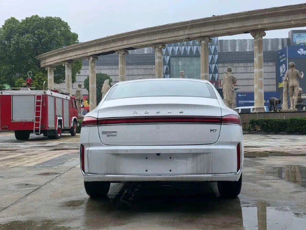 2025 Roewe M7 DMH 1.5L 112HP L4 1DHT PHEV,autocango,china used car exporter,china ev exporter,chinese used car exporter,chinese used ev exporter