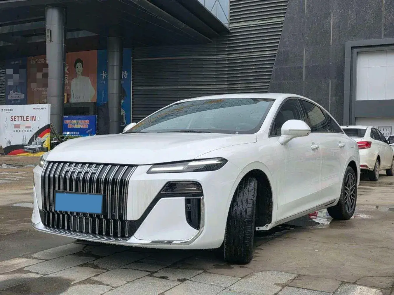 2025 ROEWE M7 view 1