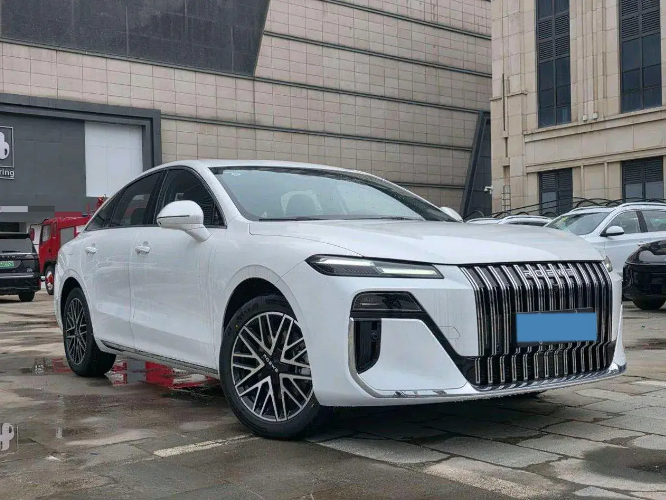 2025 ROEWE M7 thumbnail 3