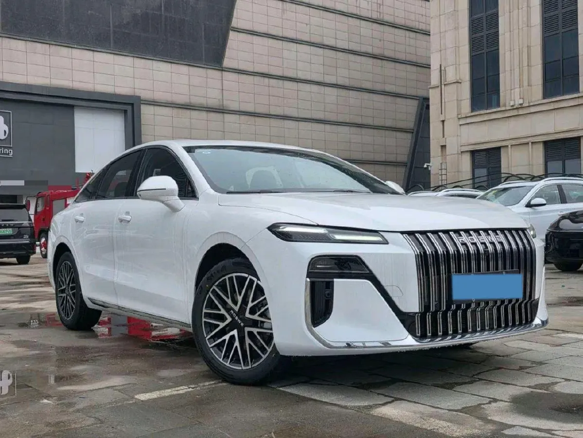 2025 Roewe M7 DMH 1.5L 112HP L4 1DHT PHEV,autocango,china used car exporter,china ev exporter,chinese used car exporter,chinese used ev exporter