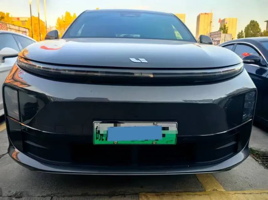 2024 LI L6 thumbnail 2