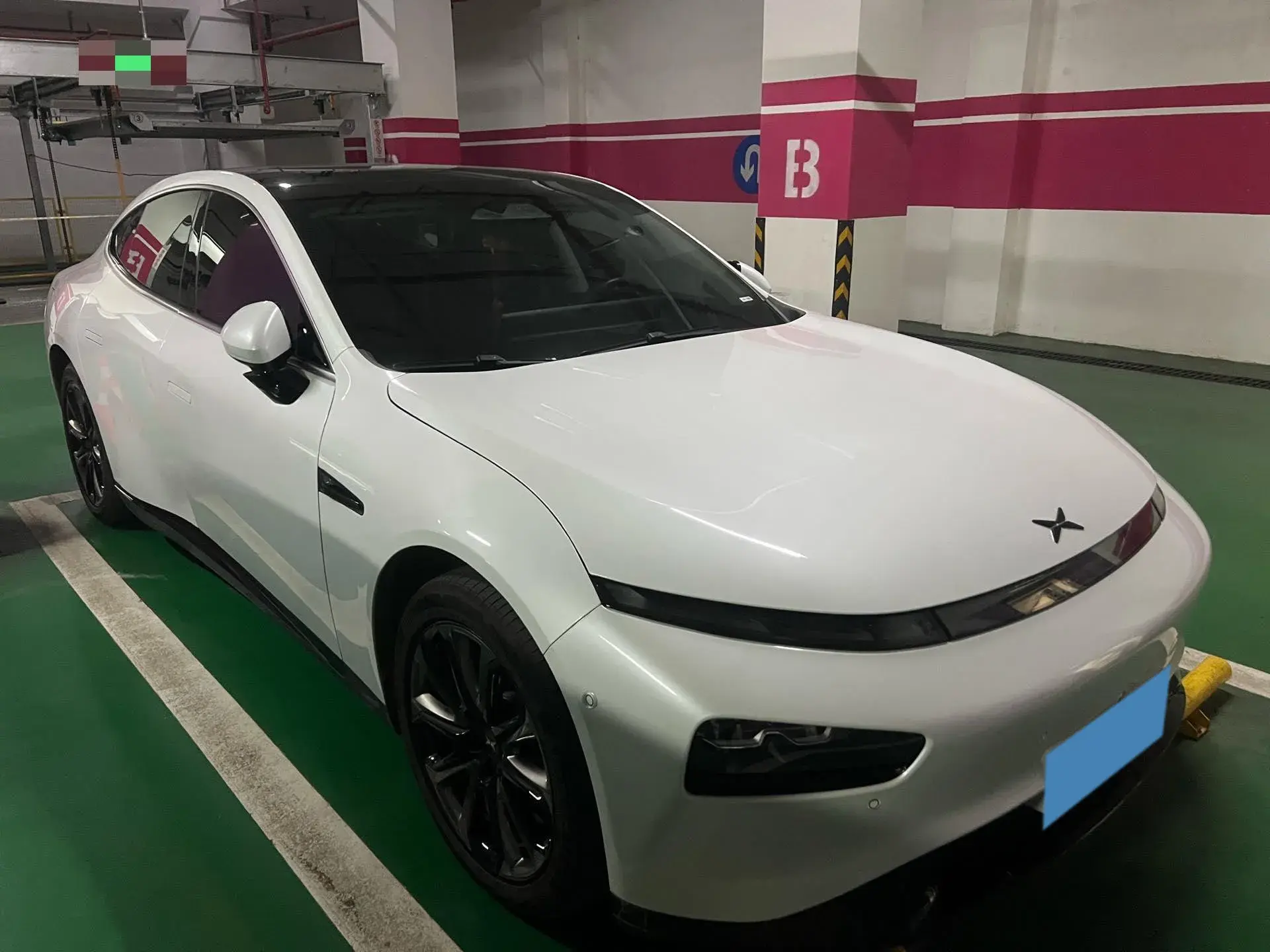 2020 XPENG P7 thumbnail 4