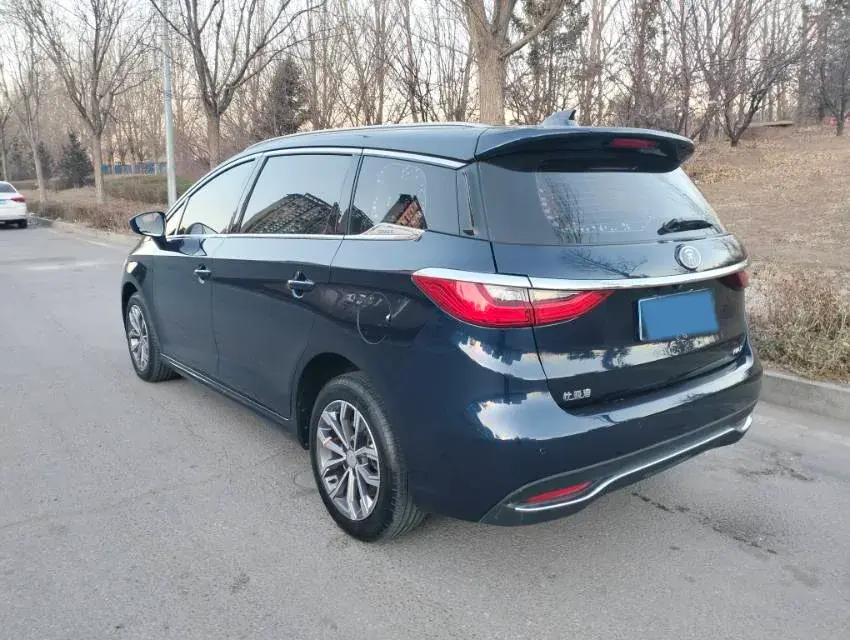 2019 BYD SONG thumbnail 4