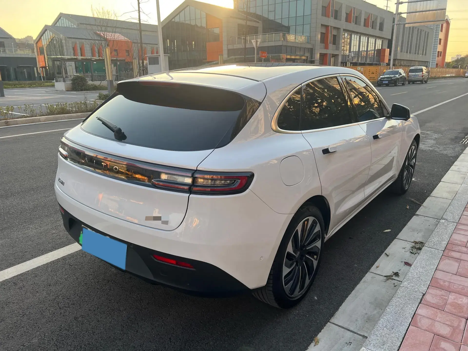 2022 AITO AITO thumbnail 4