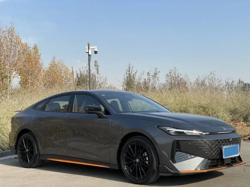 2025 CHANGAN UNI-V thumbnail 3