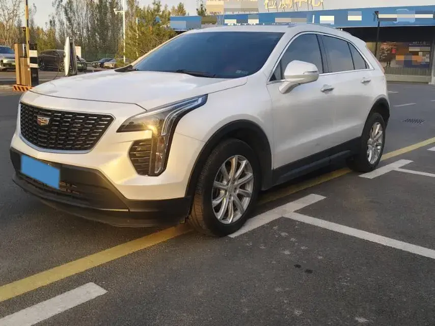 2018 CADILLAC XT4 view 1