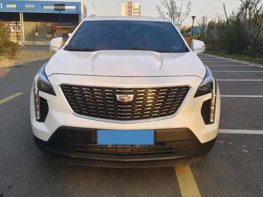 2018 CADILLAC XT4 thumbnail 2