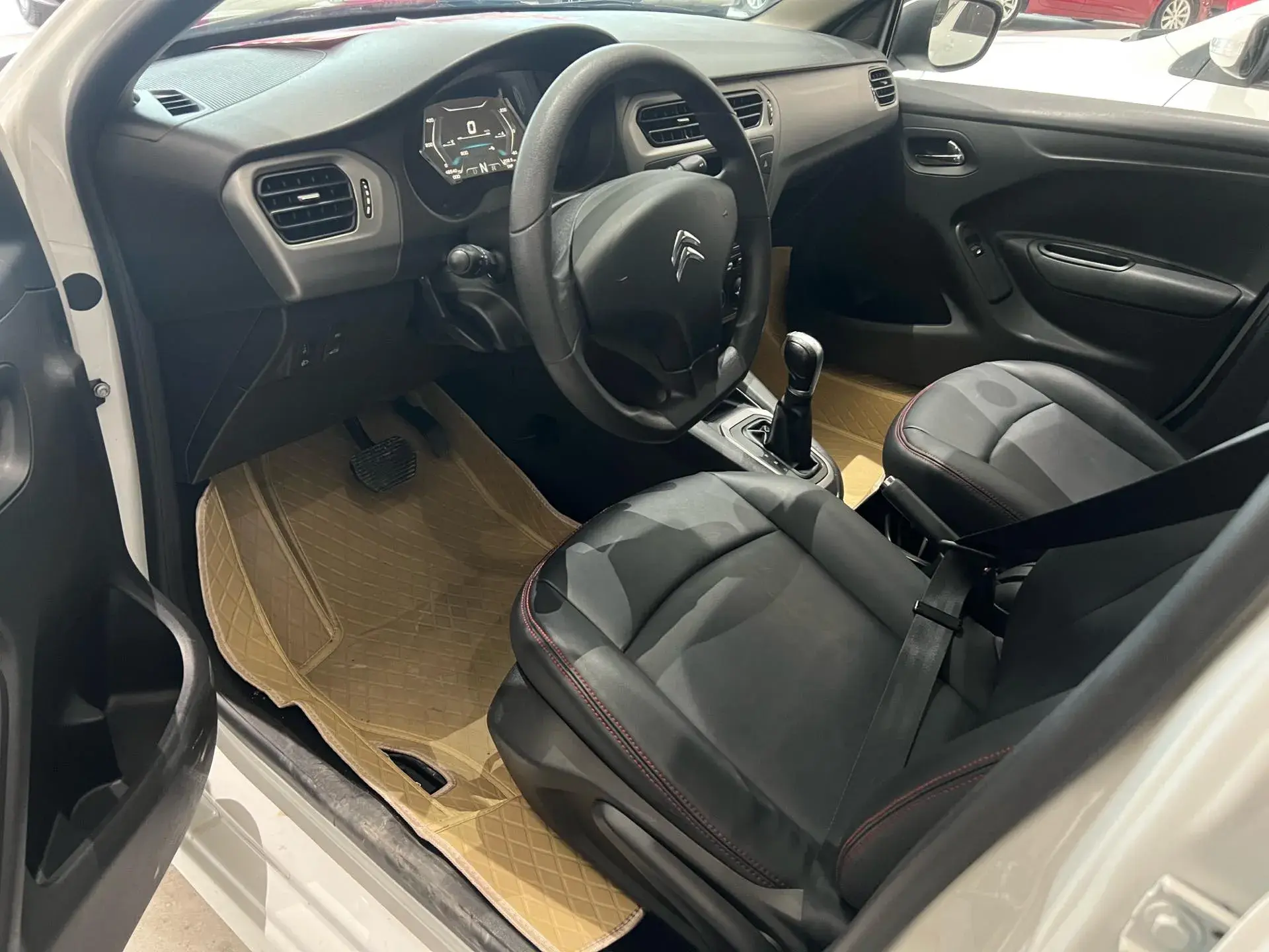 2019 DONGFENG JUNFENG thumbnail 3