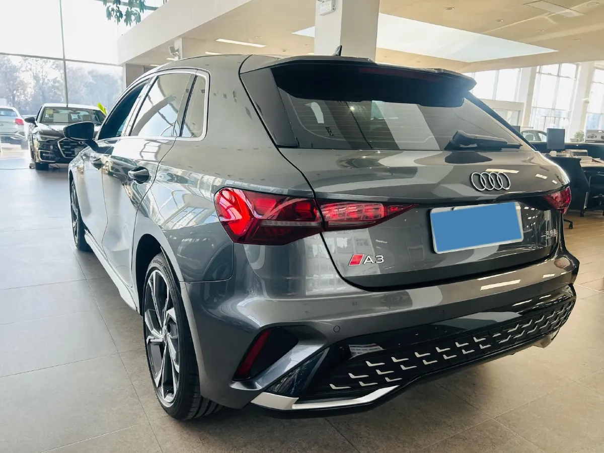 2025 Audi A3 1.5T 160HP L4 7DCT,autocango,china used car exporter,china ev exporter,chinese used car exporter,chinese used ev exporter