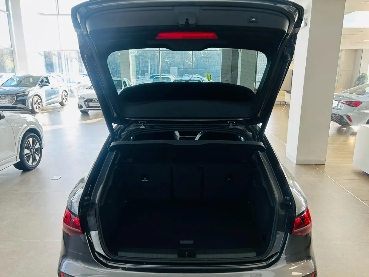 2025 Audi A3 1.5T 160HP L4 7DCT,autocango,china used car exporter,china ev exporter,chinese used car exporter,chinese used ev exporter