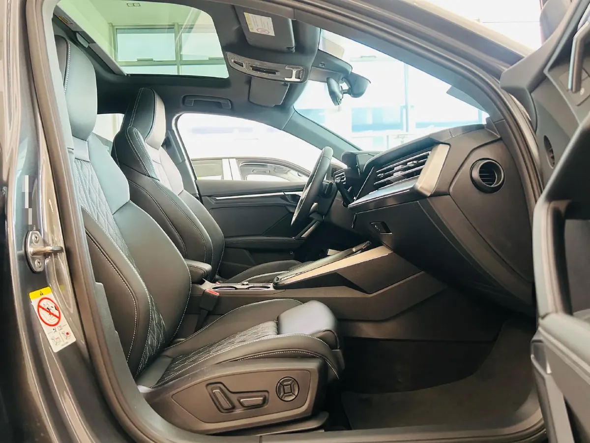 2025 Audi A3 1.5T 160HP L4 7DCT,autocango,china used car exporter,china ev exporter,chinese used car exporter,chinese used ev exporter