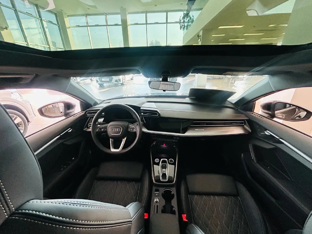 2025 Audi A3 1.5T 160HP L4 7DCT,autocango,china used car exporter,china ev exporter,chinese used car exporter,chinese used ev exporter