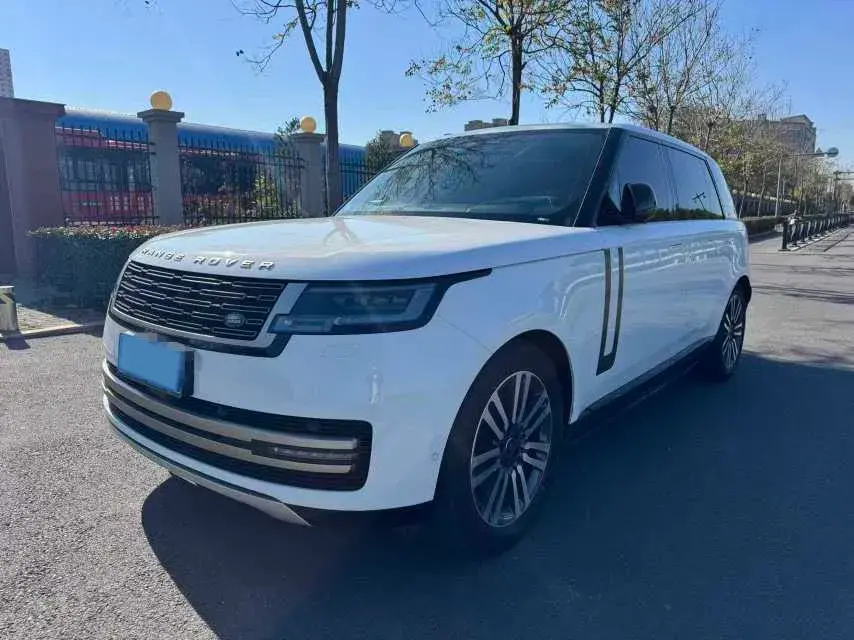 2024 LAND ROVER thumbnail 2