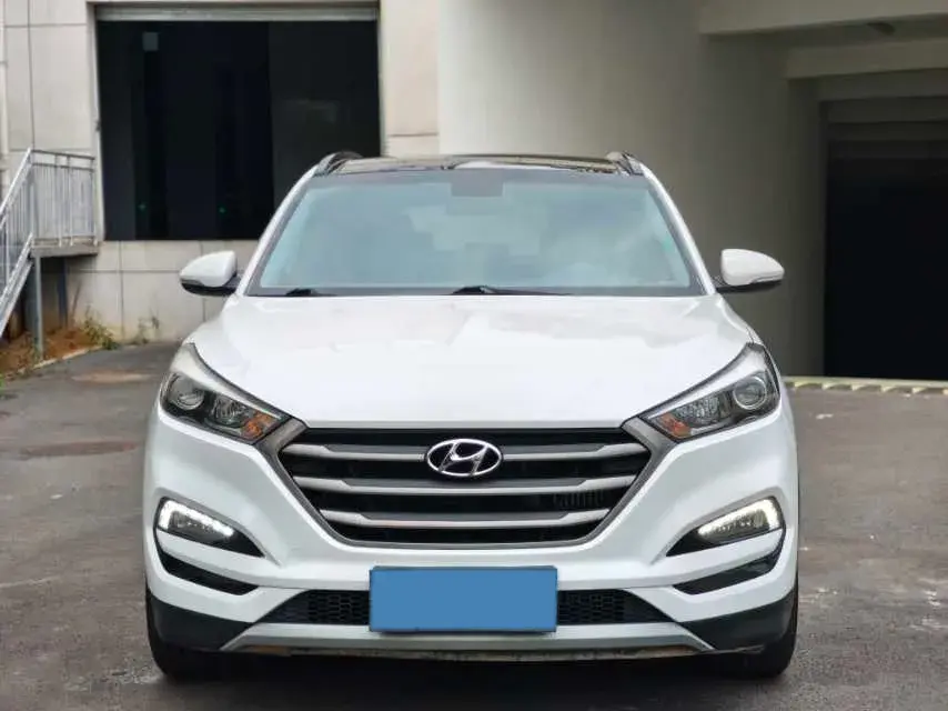 2018 HYUNDAI TUCSON thumbnail 2