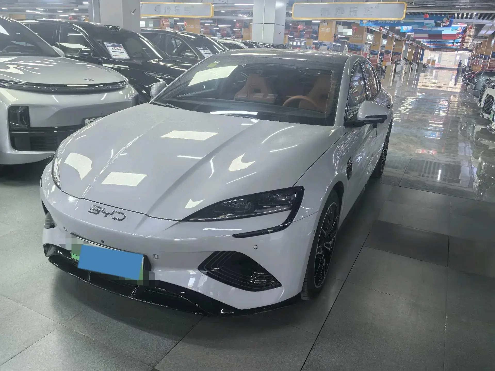 2025 BYD SEAL view 1